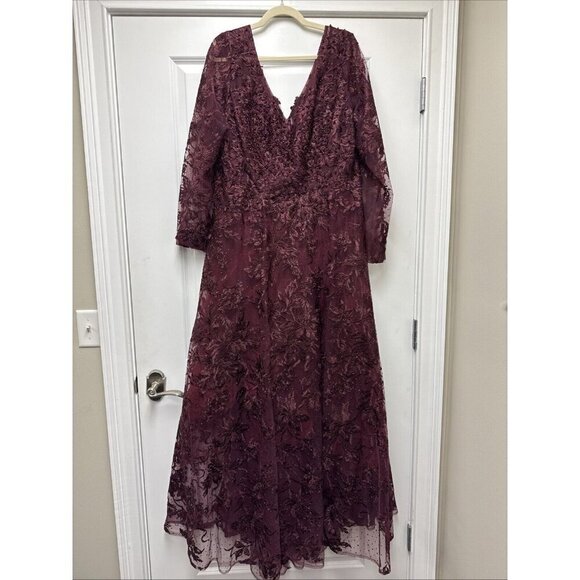 Mac Duggal Size 14 Burgundy 20409 Embellished Illusion Long Sleeve V Neck Gown - Picture 4 of 10